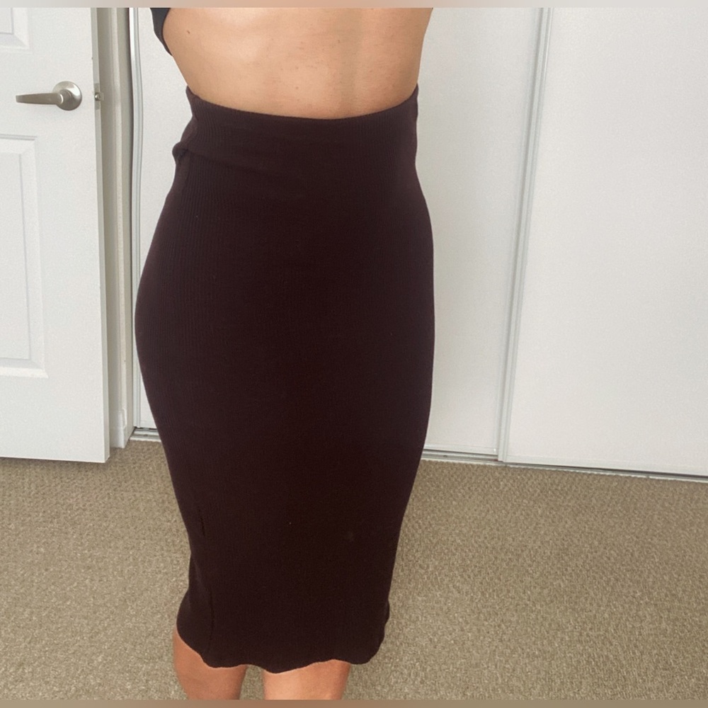 Dark brown ribbed stretchy pencil skirt M